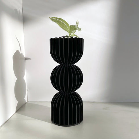 Black Bauhaus Flower Vase